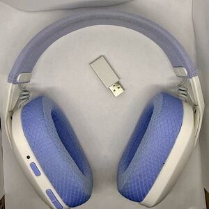 Logitech G435 LIGHTSPEED and Bluetooth Wireless Gaming Headset White